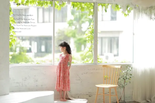 国分寺店のシンボルである窓のインテリアが映える、アイビーが1番綺麗な季節です。

#portrait #ポートレイト #photography #photoshoot #ig_kids #kids_japan #kidsgramtokyo #lifestudio  #ライフスタジオ #ライフスタジオ国分寺 #girl #kidsdress #canon #kids #子供写真 #ポートレート #girlportrait #写真 #lifestudiokokubunji