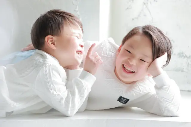 お兄ちゃんへの愛がたっぷり伝わってくる兄弟撮影となりました！ずっと仲良しでいてほしい✨

#portrait #ポートレイト #lifestudio  #ライフスタジオ #ライフスタジオ国分寺 #photoshoot #kidsportraits #kids #子供写真 #kidsphotography #フォトスタジオ　#写真スタジオ　#国分寺写真スタジオ　#おすすめ写真館 #兄弟撮影