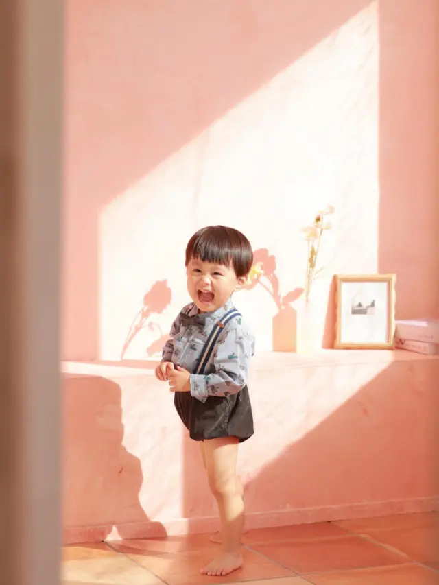 朝の綺麗な光が入ってくる季節になってきました✨
朝日と共に最高の表情を見せてくれました！

#lifestudio  #ライフスタジオ #ライフスタジオ国分寺 #photoshoot #kidsportraits #293336 #子供写真館 #子供写真スタジオ　#フォトスタジオ　#キッズフォトスタジオ #記念写真　#フォトスタジオ　#おしゃれフォトスタジオ