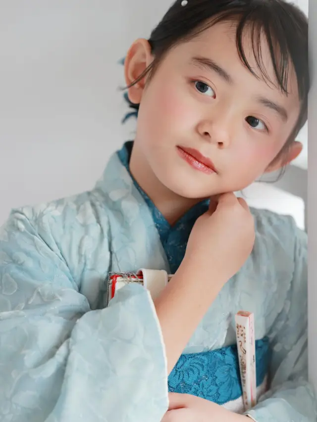 7歳の気品とやわらかさ。
そのままでもう十分、美しい。

#lifestudio  #ライフスタジオ #ライフスタジオ国分寺 #photoshoot #kidsportraits #245230 #子供写真館 #子供写真スタジオ　#フォトスタジオ　#キッズフォトスタジオ #記念写真　　#フォトスタジオ　#おしゃれフォトスタジオ　#七五三　#7歳七五三