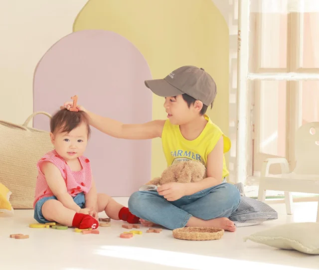 お兄ちゃんの天才的なアシストにより、妹ちゃんの頭に「1」が乗りました👏🏼

#lifestudio  #ライフスタジオ #ライフスタジオ国分寺 #写真スタジオ #兄妹コーデ 242034