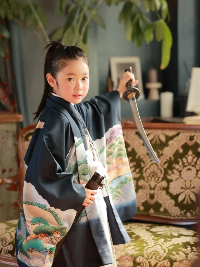本人の希望で袴撮影！可愛い洋服も似合うけど、かっこいい姿もすごく良い！3シーン全部違うスタイルで、何にでもなれちゃう彼女！とっても素敵でした✨

#lifestudio  #ライフスタジオ #ライフスタジオ国分寺 #写真スタジオ #七五三前撮り 245146