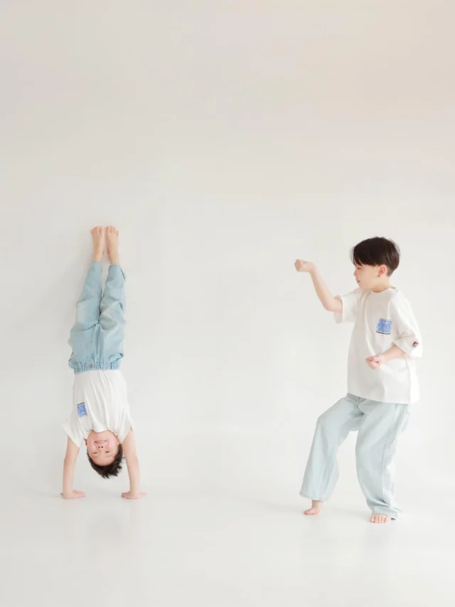 それぞれ得意なものを披露してくれました！(体操✖️空手)違うポーズなのにこんなにピッタリはまってるのは何故？！笑

#lifestudio  #ライフスタジオ #ライフスタジオ国分寺 #写真スタジオ #兄弟コーデ 197210