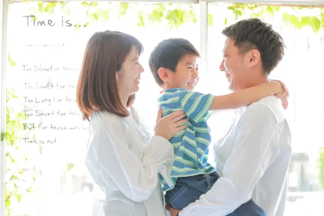 お兄さんになっても、ママパパの抱っこは嬉しいですよね🥹3人の笑顔が本当に素敵です

#lifestudio  #ライフスタジオ #ライフスタジオ国分寺 #写真スタジオ #誕生日記念 312768
